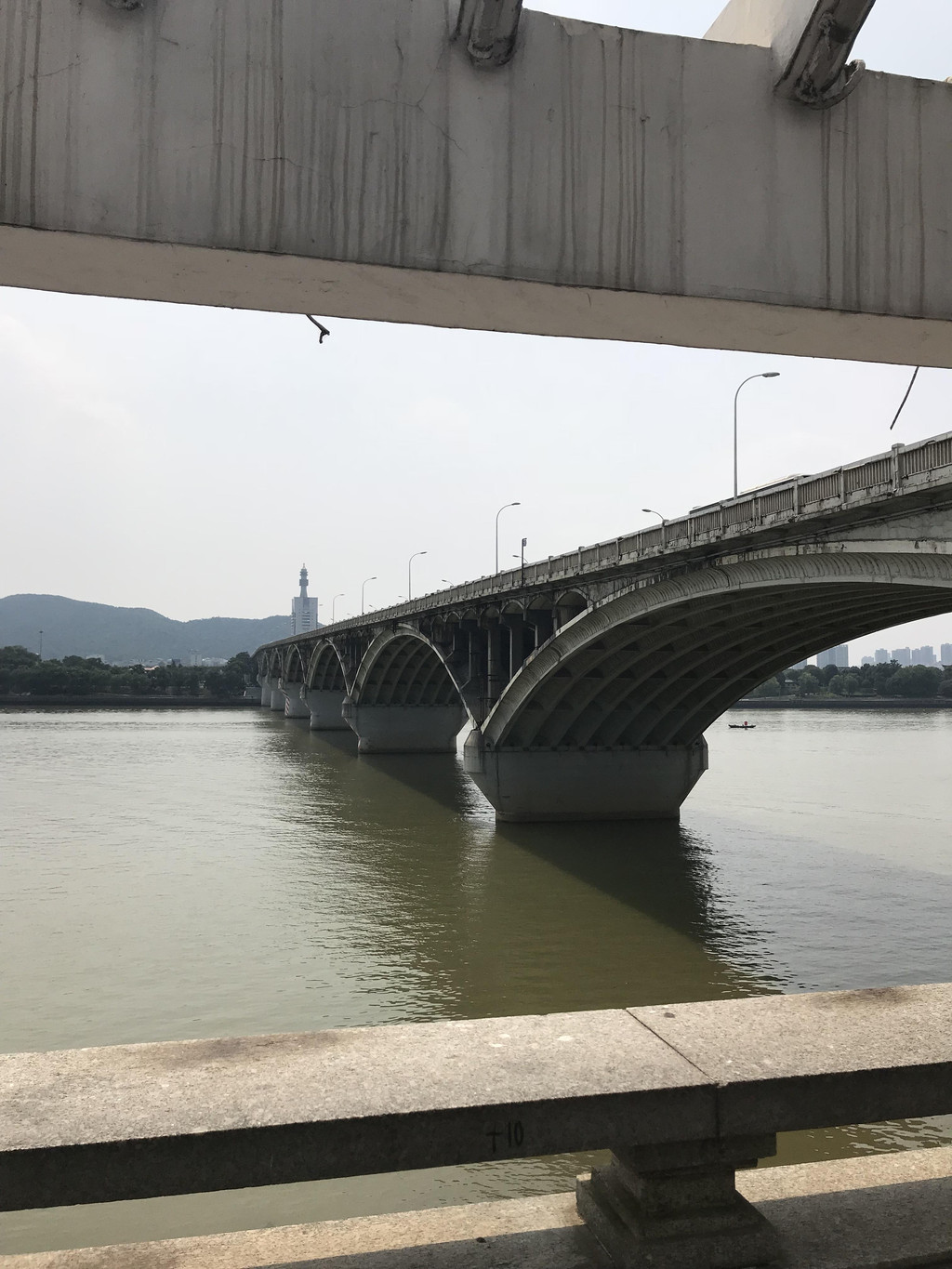 这是长沙一桥,国内规模最大的双曲拱桥