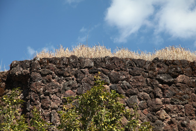 火山石围墙.