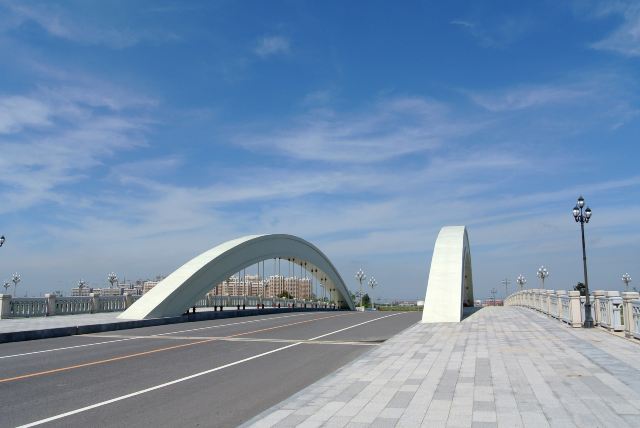 辽滨新区距红海滩国家风景廊道景区大约有20余公里,听当地人说建