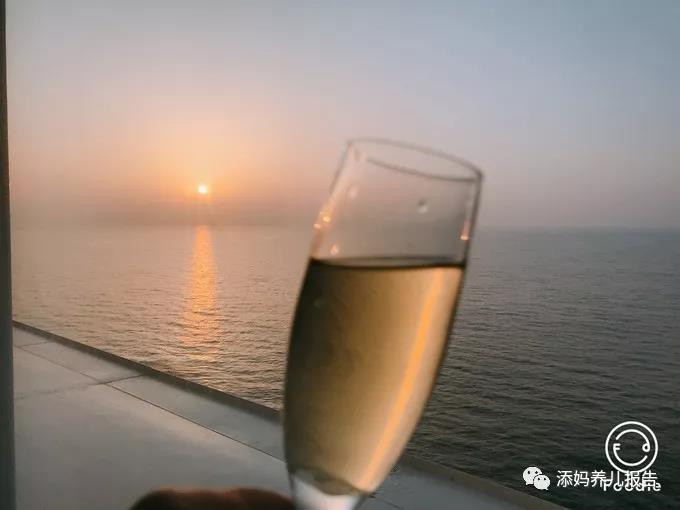 干杯!大海!