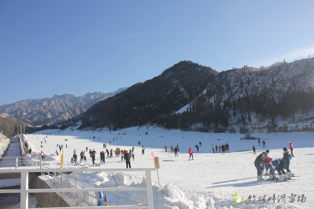 风景这边独好——西安竹林畔滑雪场