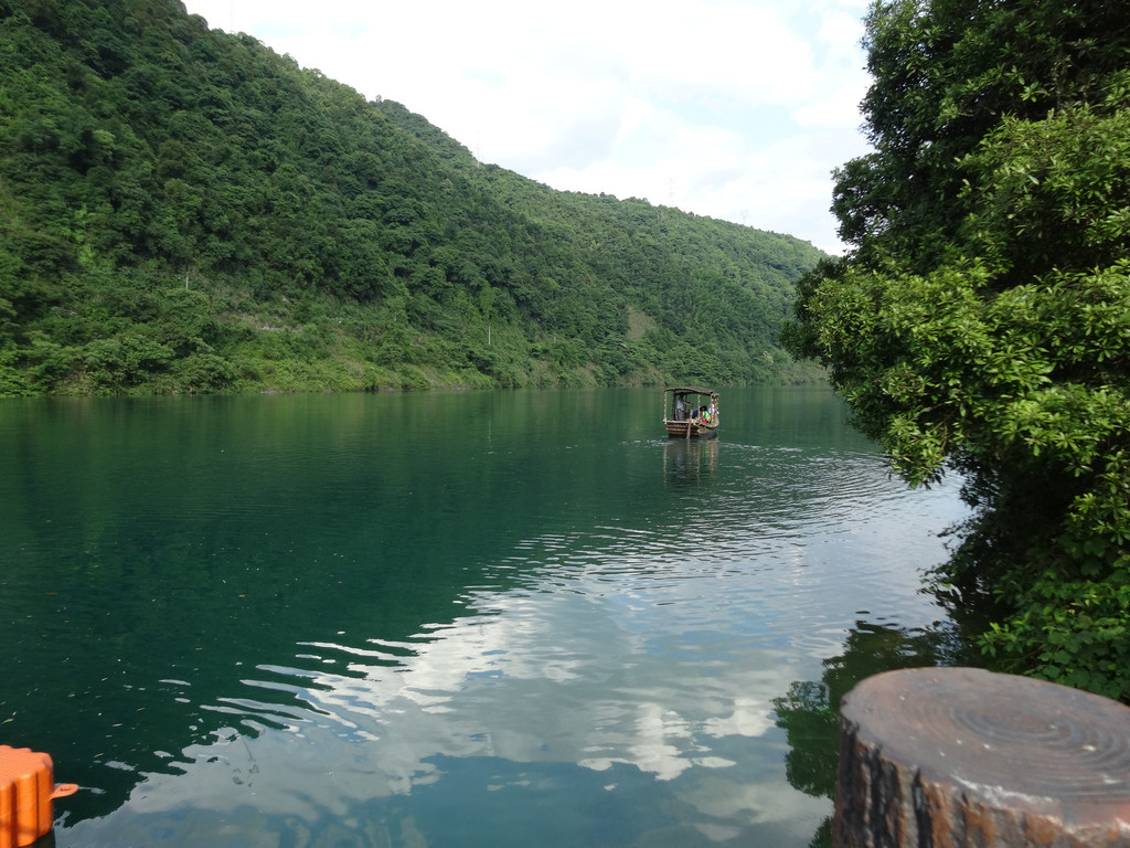 东江湖旅游,观雾观水观花.