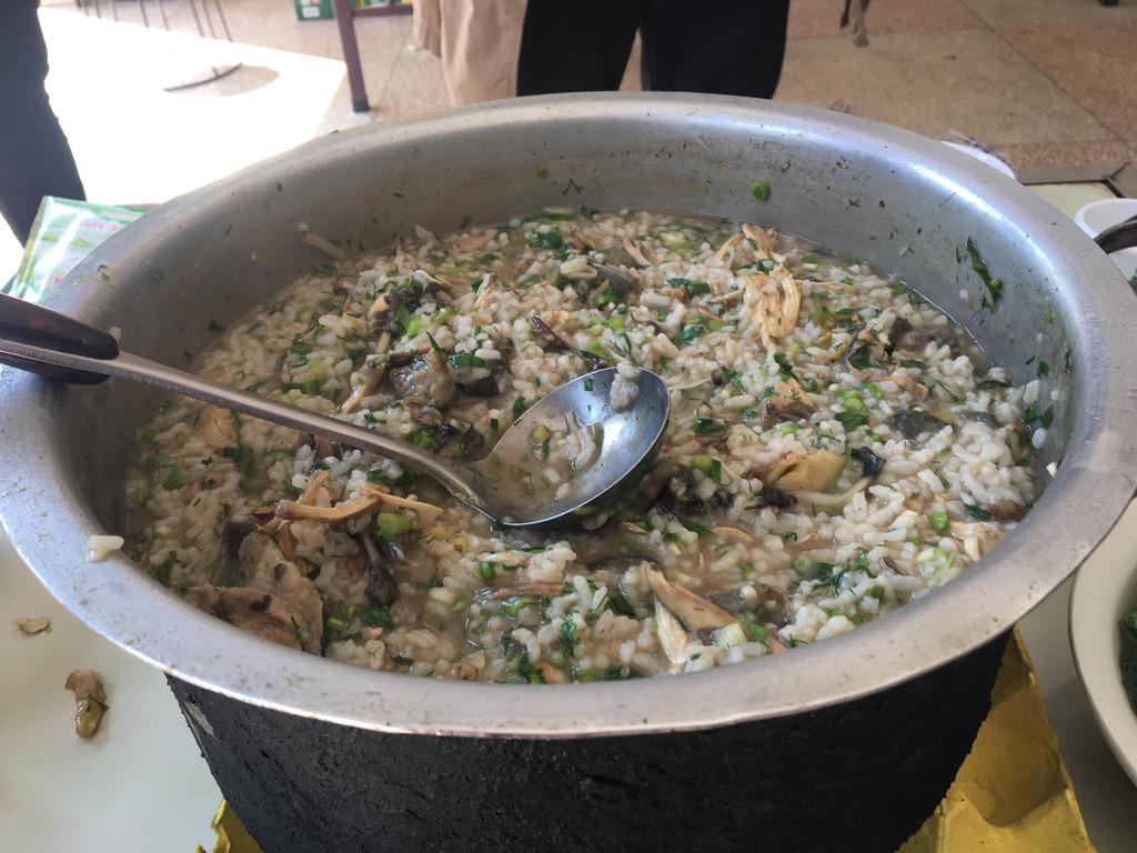 鸡肉烂饭,看相不好,口味不错