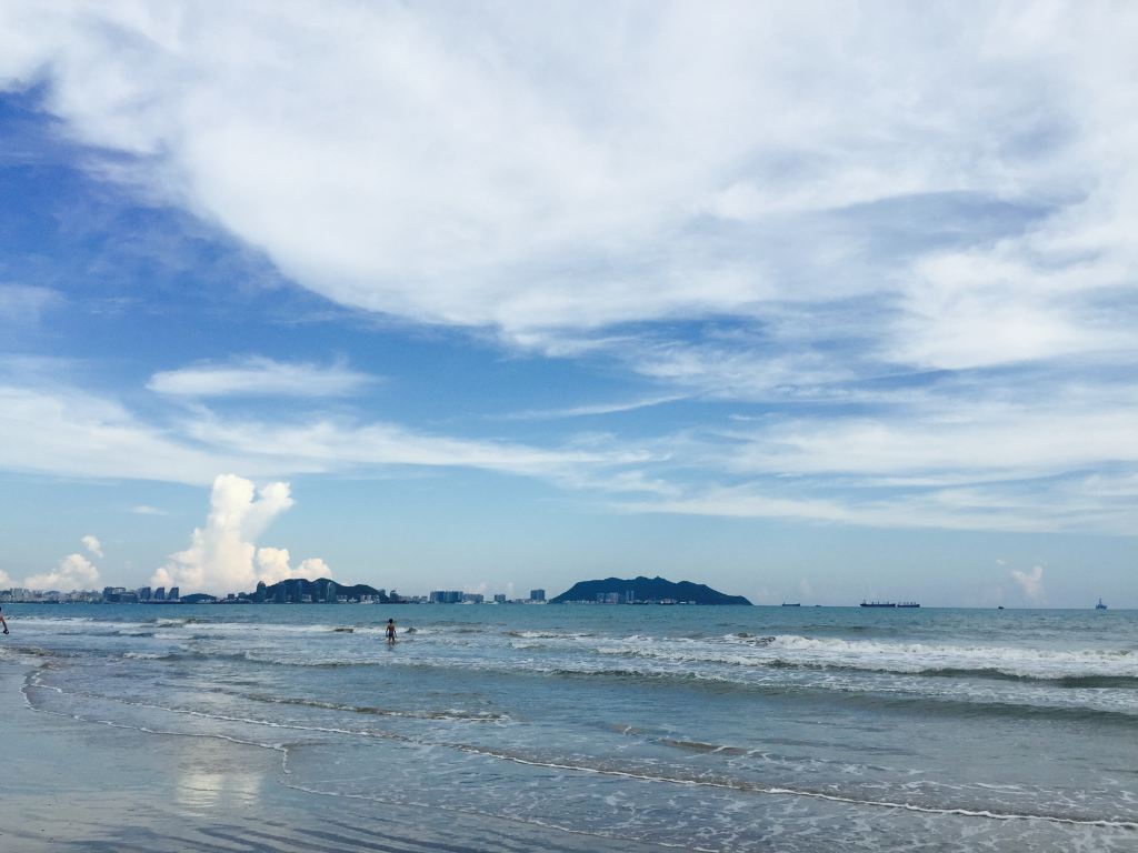 (三亚湾海滩)