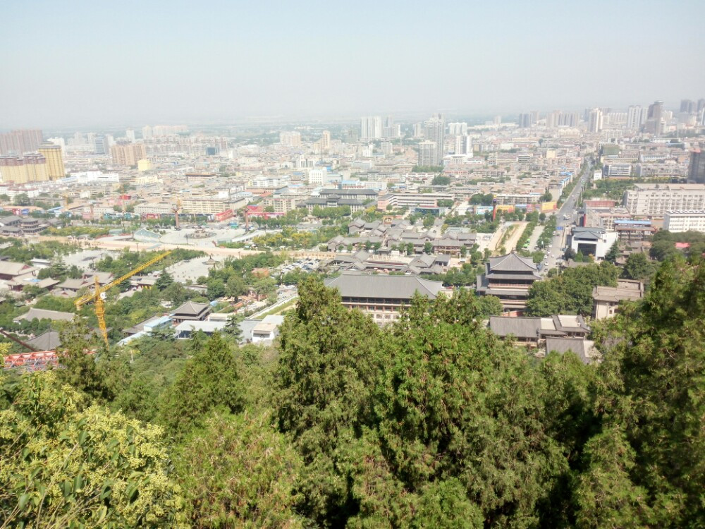        骊山半山腰俯瞰华清池全景