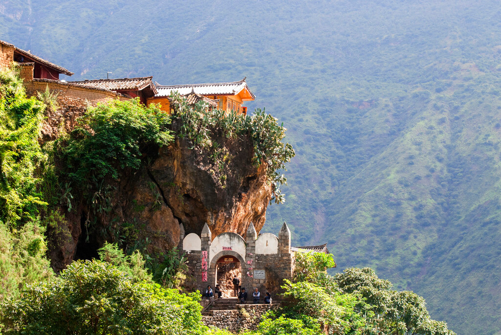 峡谷深处的隐秘天险——丽江宝山石头城