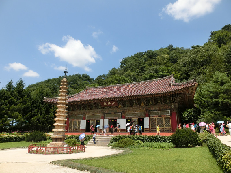 妙香山景区内的普贤寺