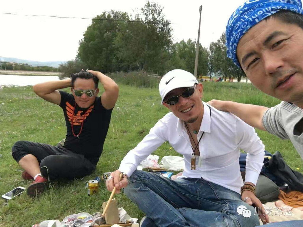 这是我哥们儿 跟我一样爱旅行的好基友 说走就走 不是所有人都能一拍