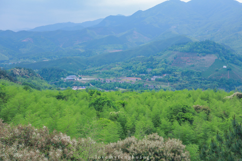挑战高空玻璃栈道 乘坐直梯到达山顶,一览众山小,俯瞰芸芸众生,露天