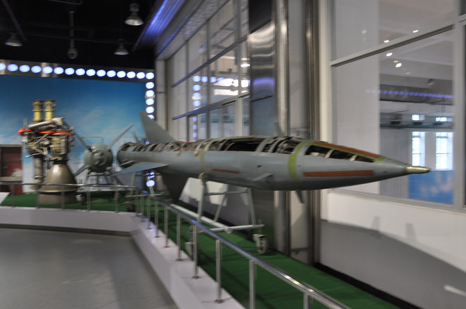 从北京航空博物馆出来,坐车来到前门大街