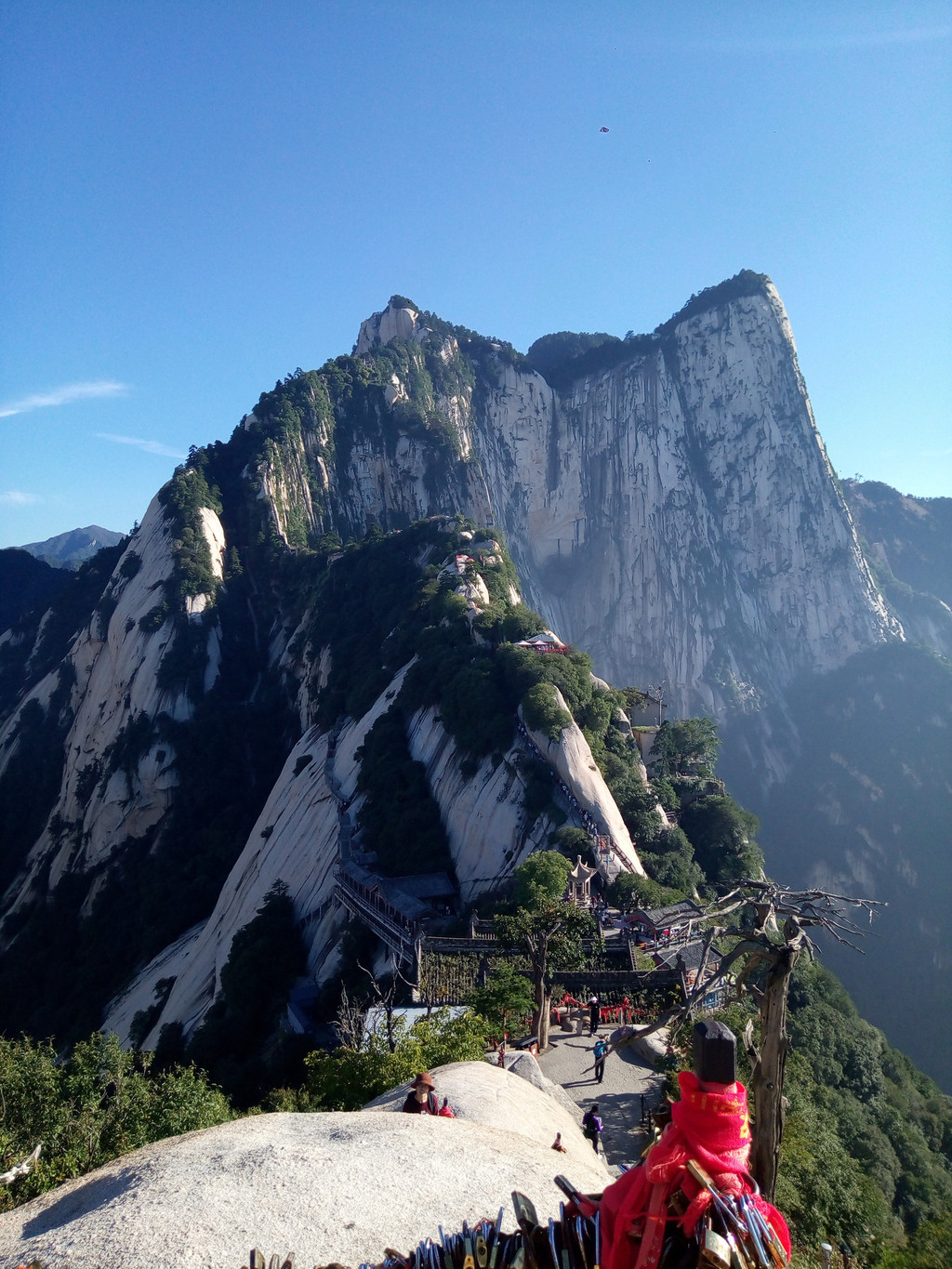 自古华山一条路,走了一个来回 西峰日落东峰日