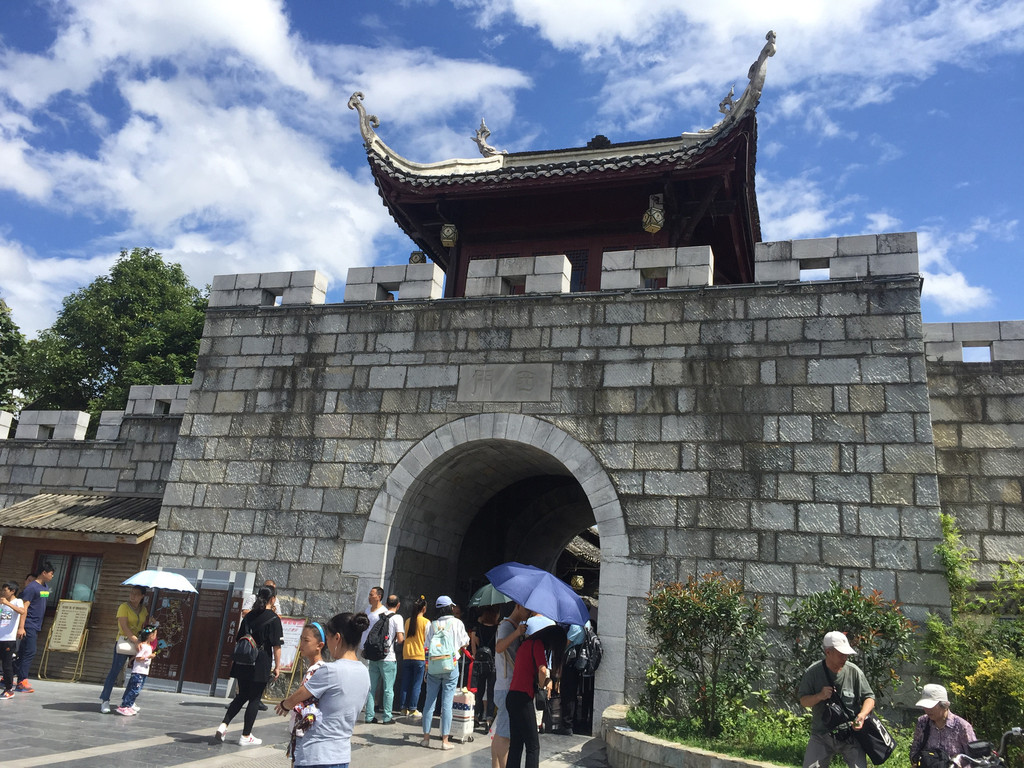 镇远古城 千户苗寨 青岩古镇 黔灵山 桂林 阳朔