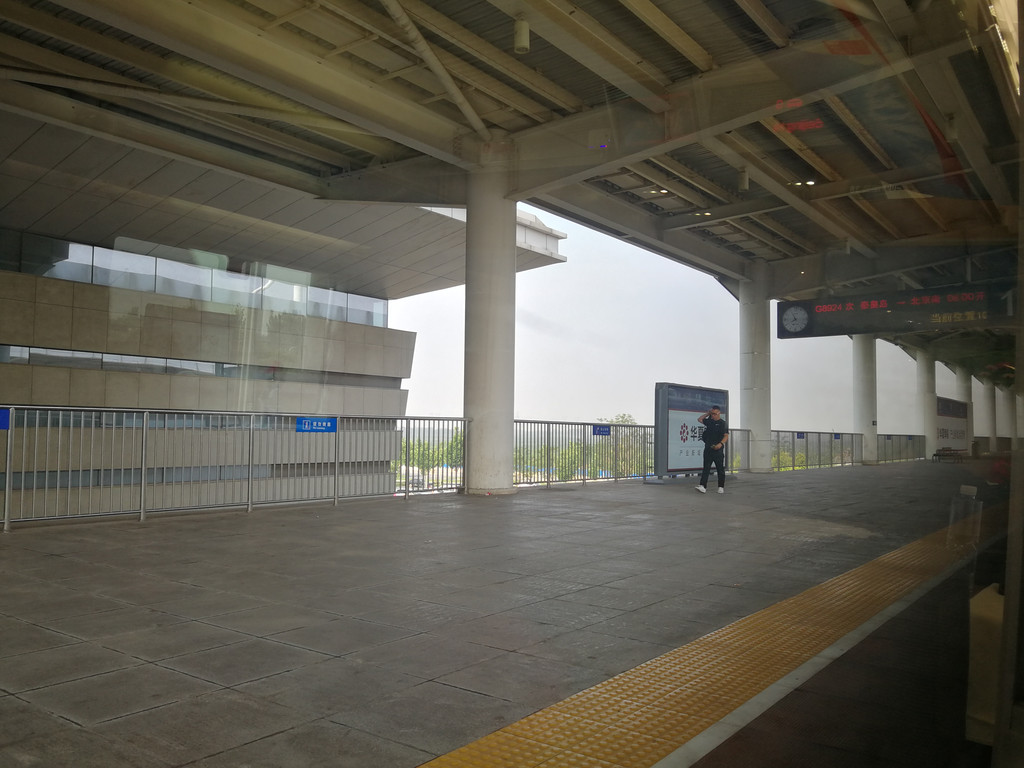 火车路过的第一站-滦河站