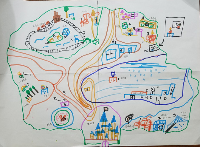 回到家里,娃儿画了一张迪士尼地图.