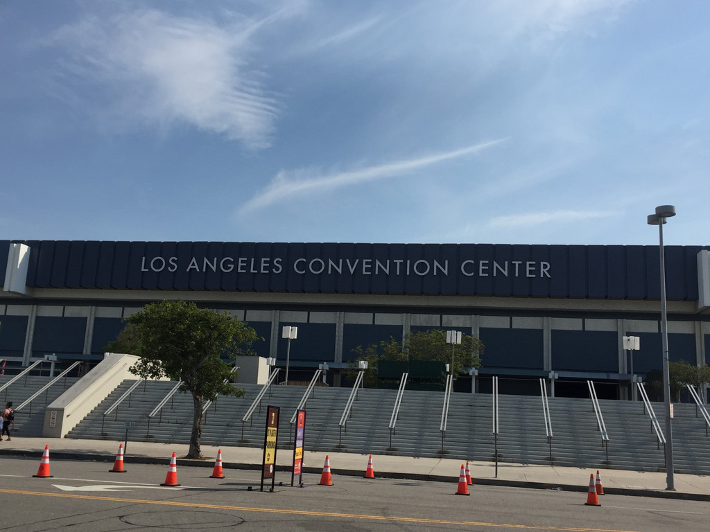 [斯坦普斯中心(staples center)]