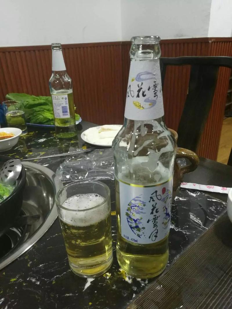 喝着啤酒,吃着火锅,跟朋友们聊着天,我觉得这是生活该有的样子