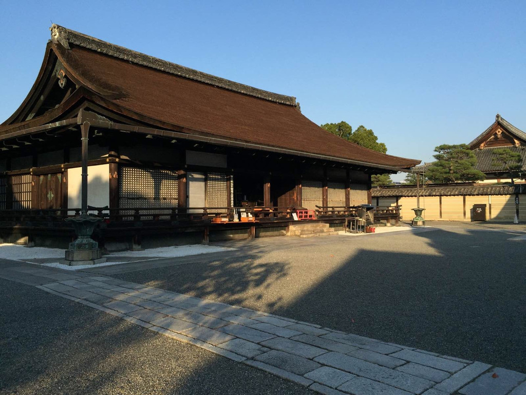 东寺是794年作为京都的守护寺庙而建的,京都就是在这一年成为日本新