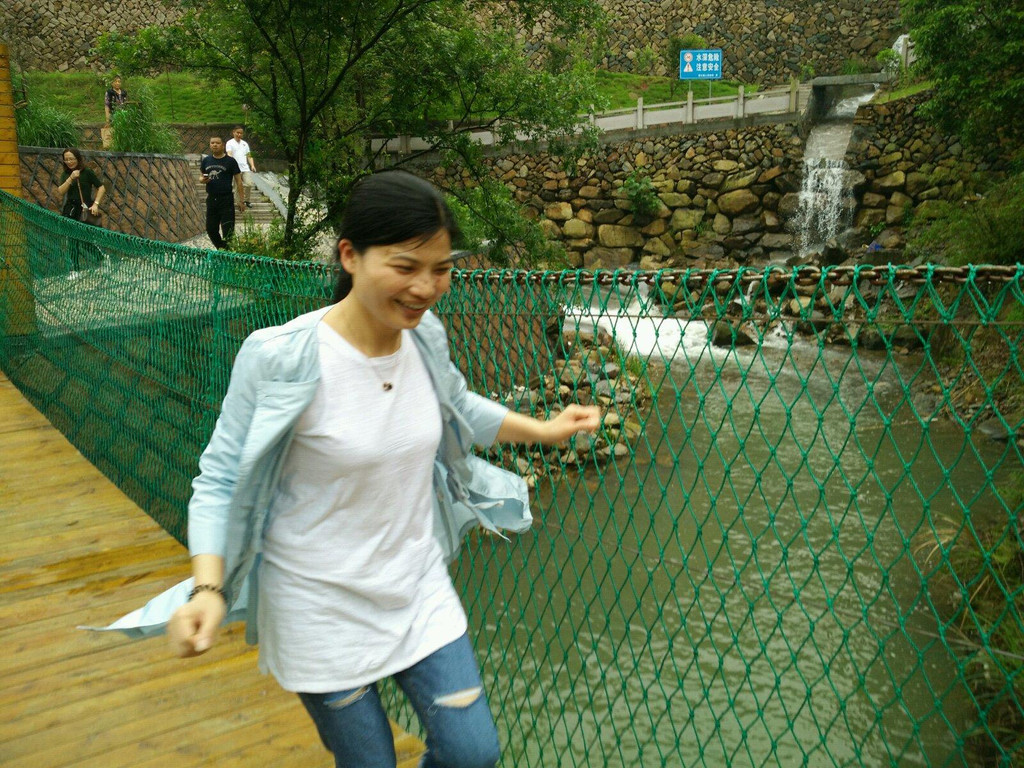 带上父母游梅溪龙王谷