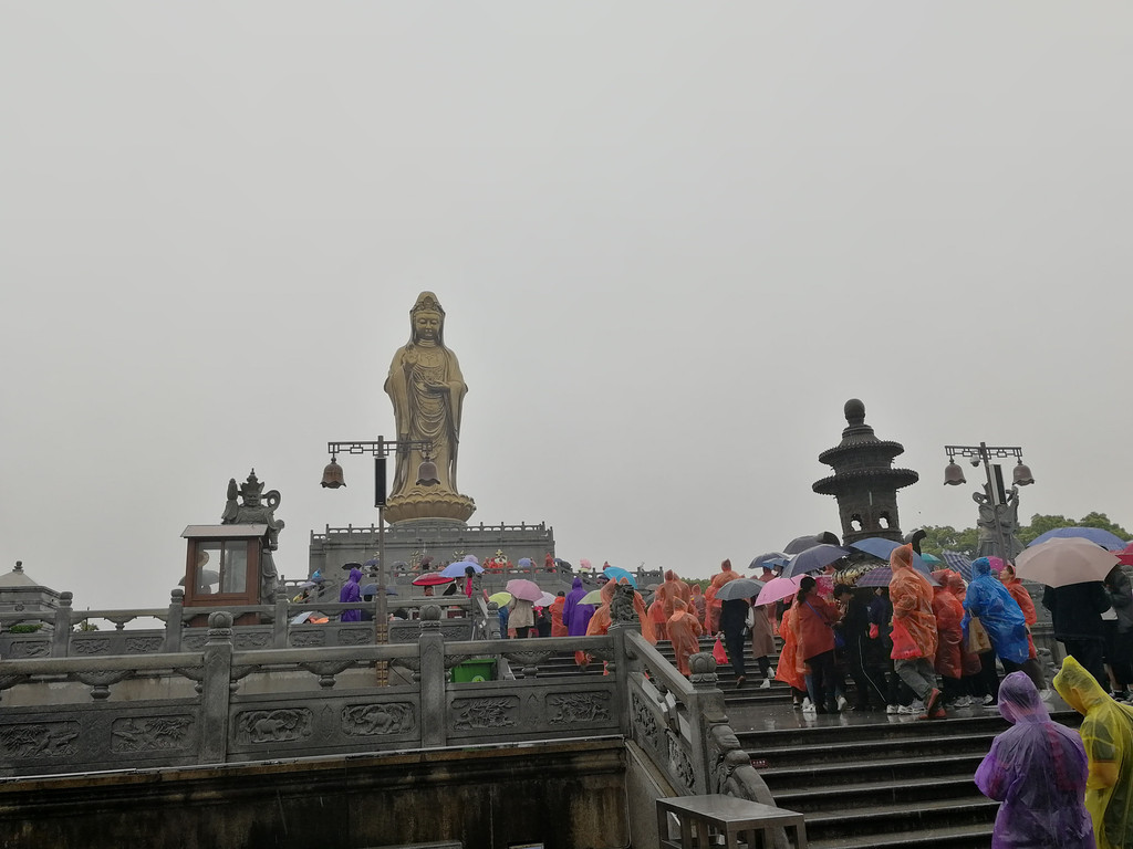 倒叙游览, 从南海观音下山来到紫竹林拜会不肯去观音.