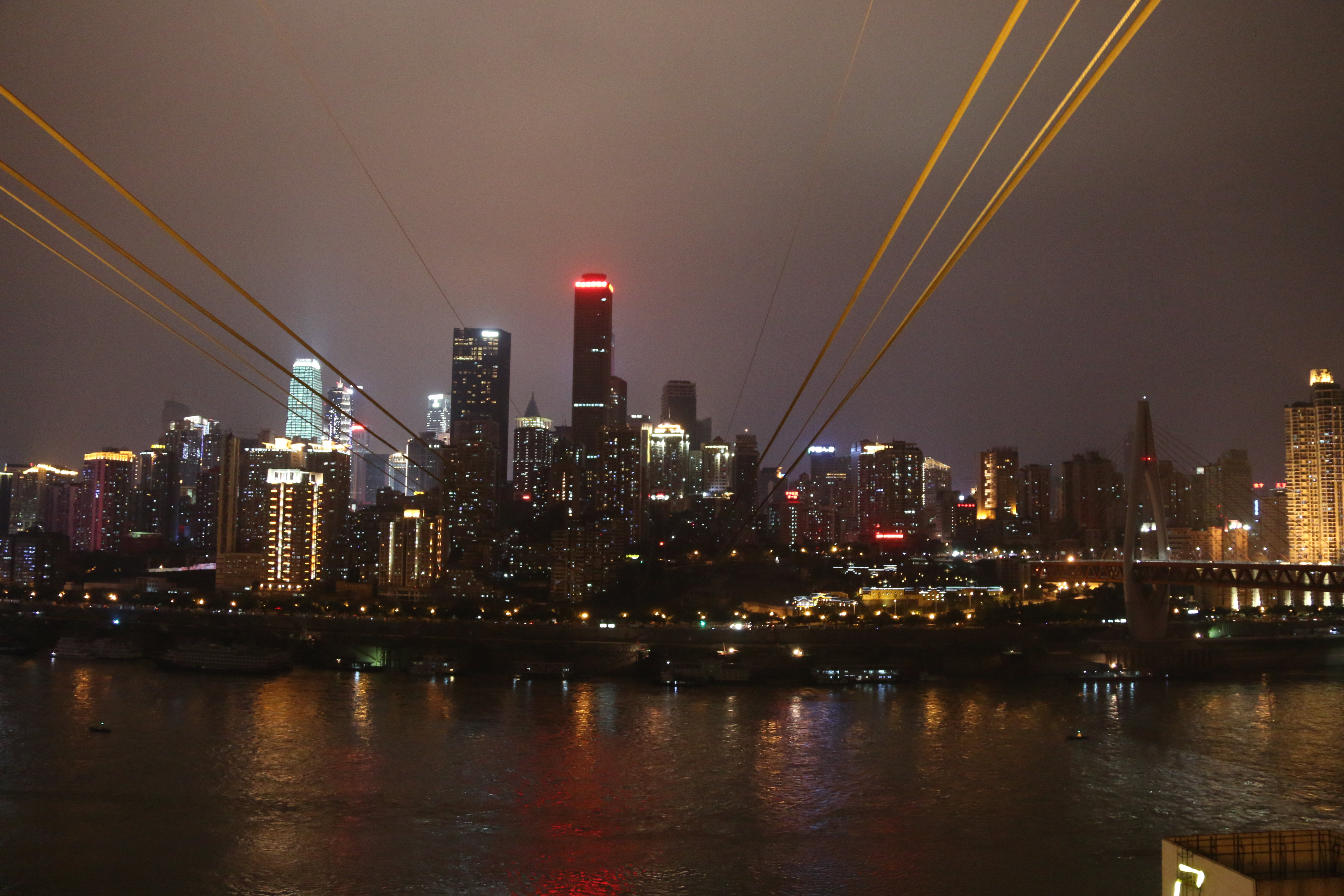索道上的重庆夜景 长江索道