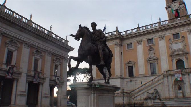 [原创]古罗马元老院后墙改为罗马市政厅前脸--意大利20.重游罗马3.赛马西41。 - 罗马游记攻略【携程攻略】