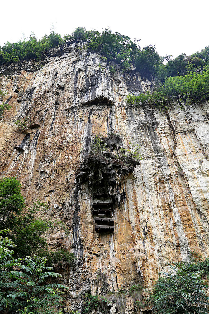 端午宜宾周边游(洞乡石海 僰人悬棺 五粮液酒厂等)