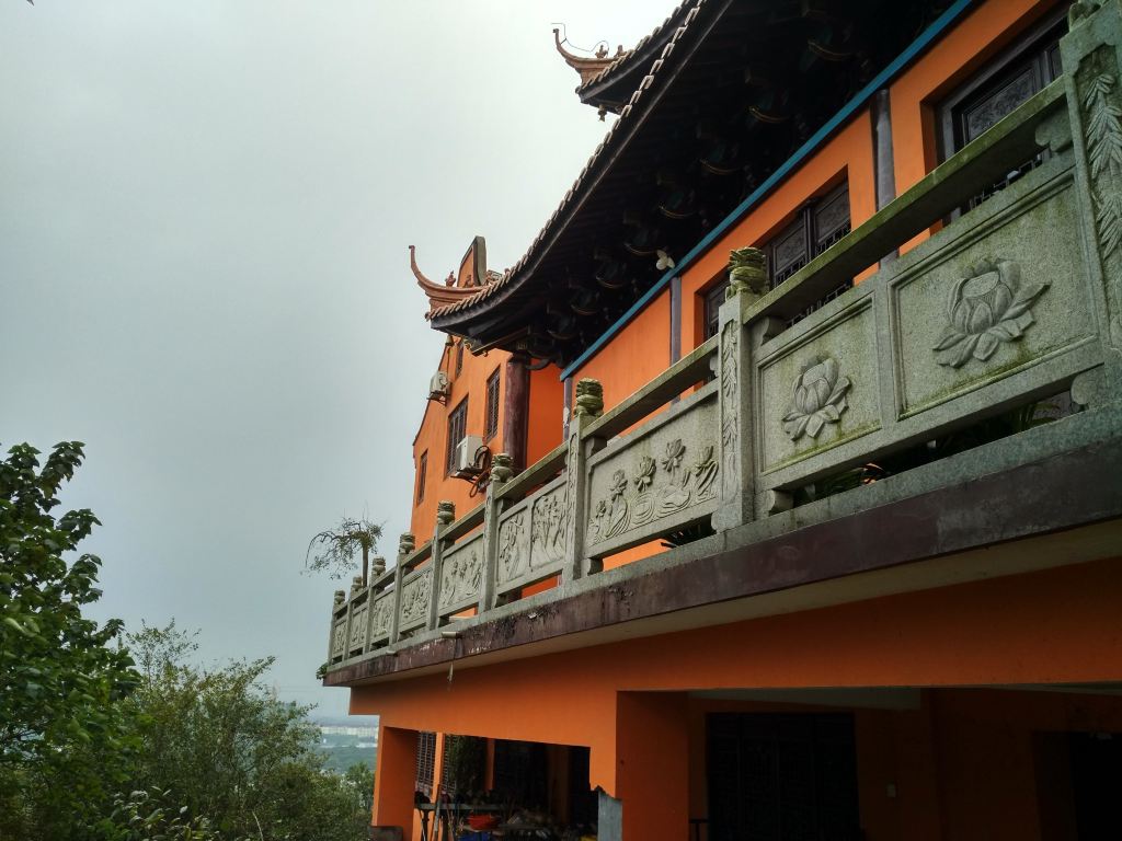 可能恰恰小昆山上的泗洲寺(九峰寺前身)正在复建,如此一来,泗洲寺大雄