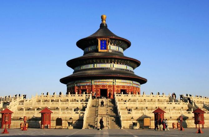 2公里# 国家体育场"鸟巢"是北京奥运会标志性建筑物之一,位于北京奥林