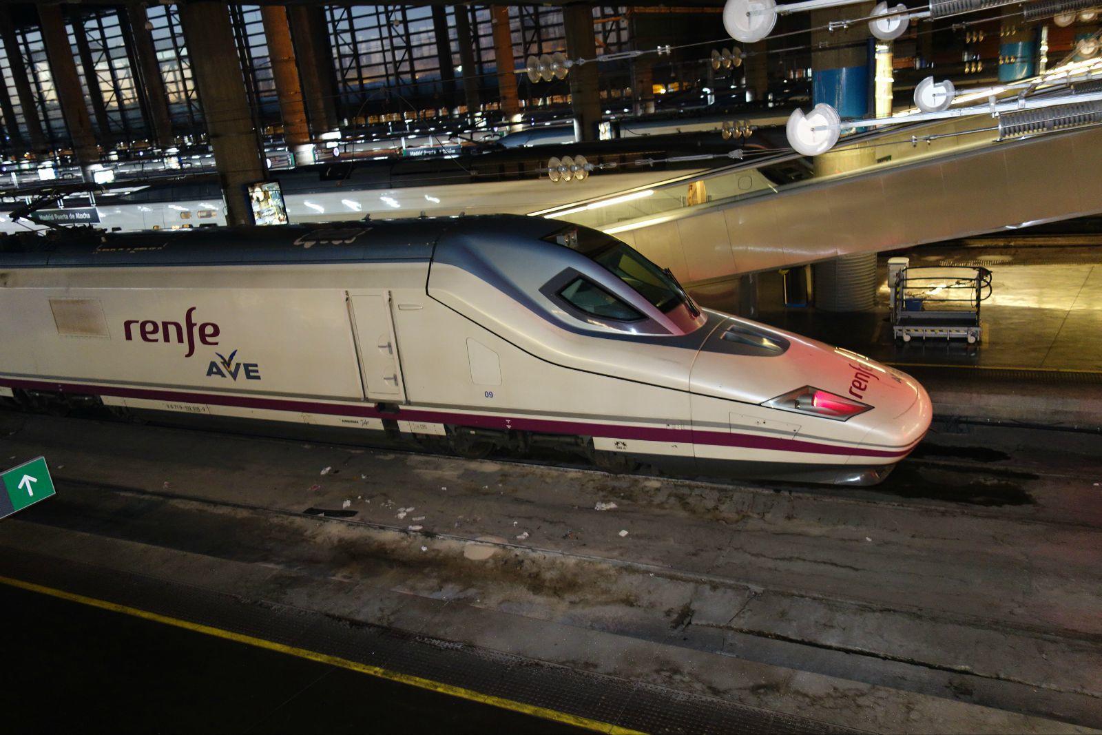 我们是提前在西班牙铁路官网上购买了马德里到巴塞罗那的高铁