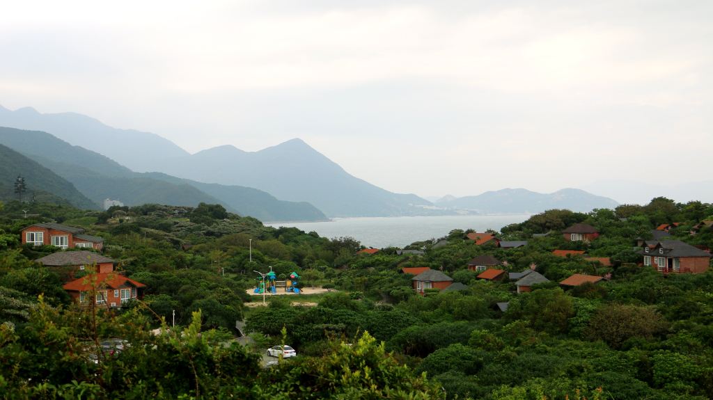 深圳杨梅坑仅为山崖与海岸