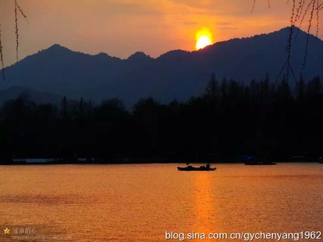 春水渡旁渡 夕阳山外山