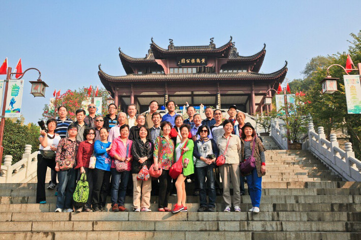 上海浦东老年人自助旅游团,四川自助游