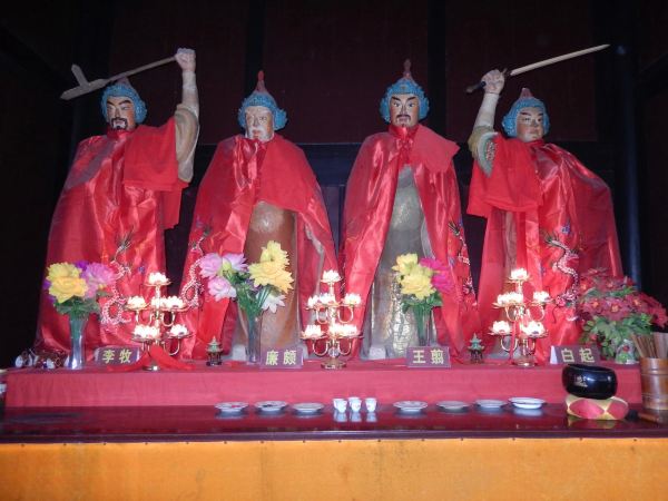 时间有余,就再登石屏山,因半山有一四官殿,应该叫四将殿更贴切.