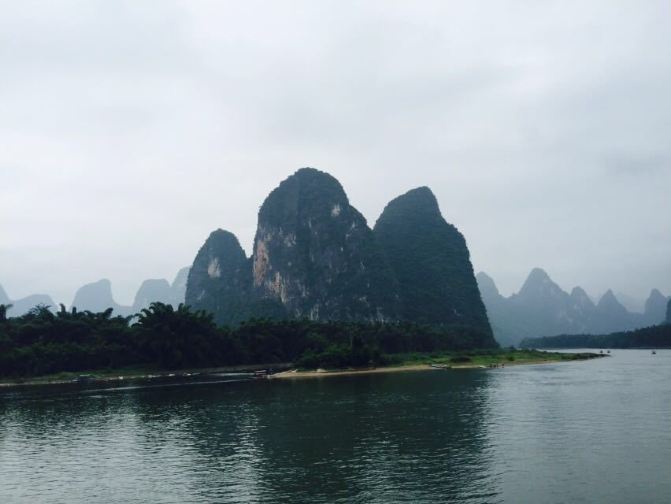 小小竹排江中游 巍巍青山两岸走(广西十日散漫