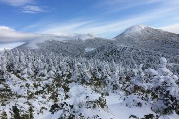 日本东北漂亮天然滑雪场-八甲田山 - 青森县游