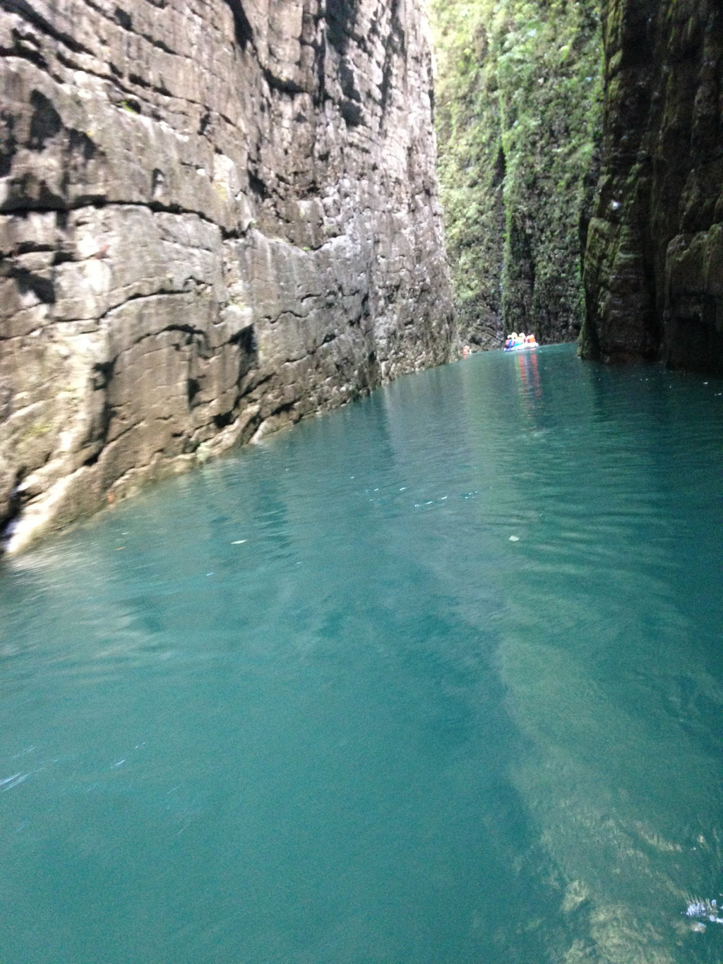 鹤峰屏山躲避峡