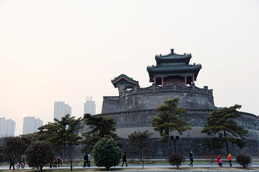 去邯郸,登丛台怀古,入仙府悟梦