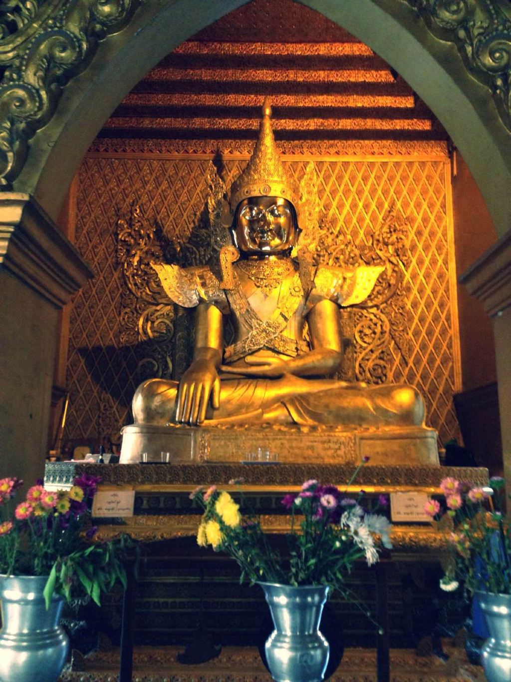 车站边的不知名寺庙                             在车站附近乱走