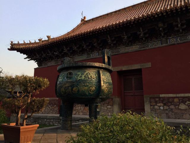这里也是泰山红门线的起点,推荐走红门线的t住岱庙附近.