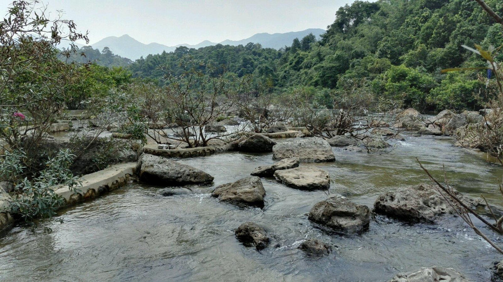 广西防城港市聪皇沟山泉避暑