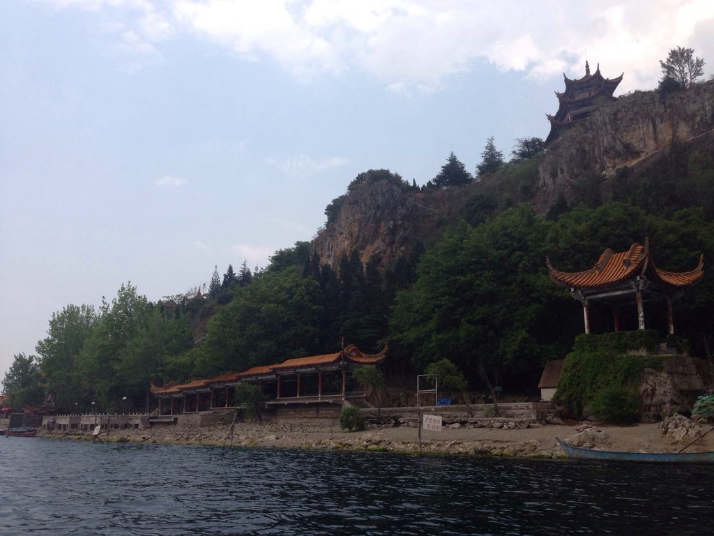 抚仙湖 孤山风景区