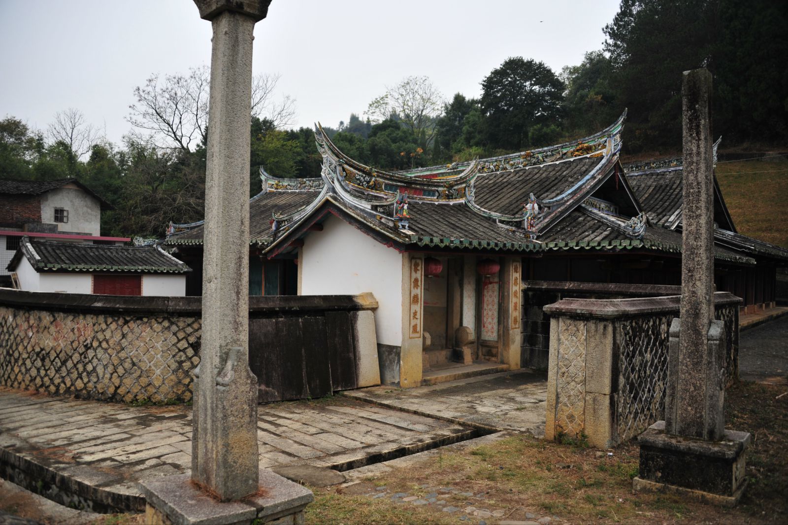 《一路雀跃梅州行(刘泽昌)