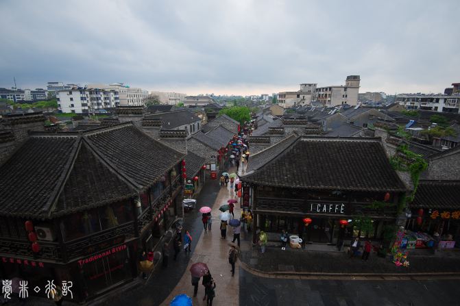 三月下扬州,淋一场烟雨,寻一场花事