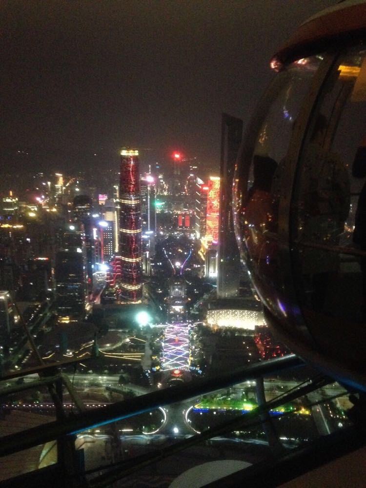             广州塔摩天轮上夜景