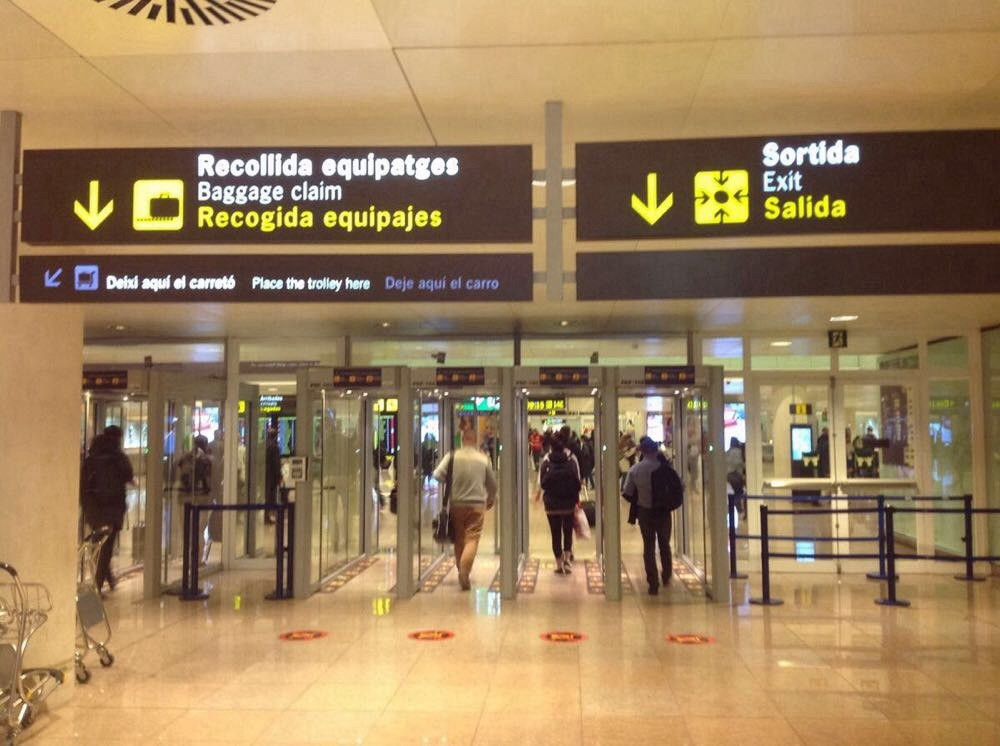 巴塞罗那机场                  