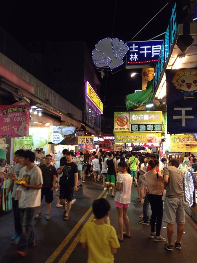 夜市街景 台中逢甲夜市