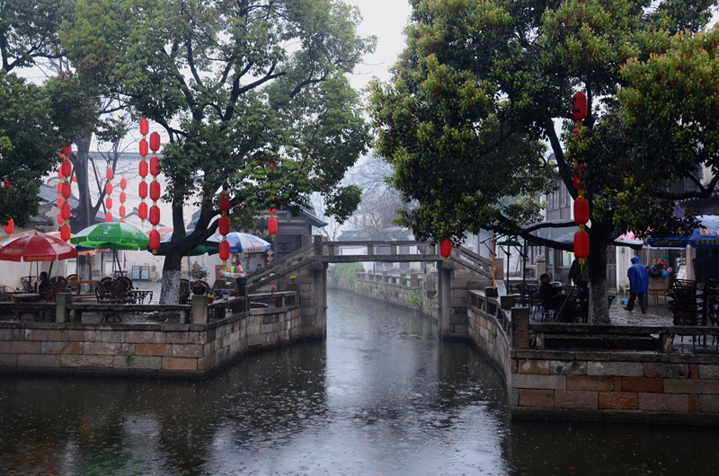无锡惠山古镇历史悠久,古迹众多,文化底蕴丰厚,号称无锡历史文化的