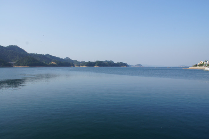 千岛湖湖水风平浪静