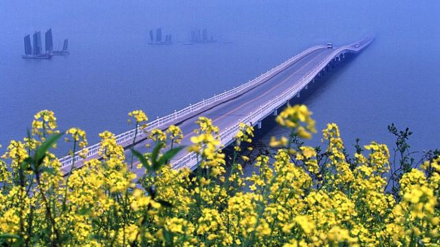 南濒太湖,东临国家旅游度假区无锡马山,西接陶都宜兴分水