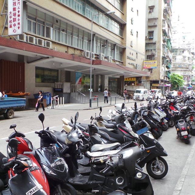 但是广州城区是看不到这种架势的摩托车阵了